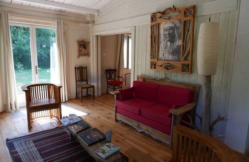 Saint-Etienne-du-Gres Cabin | A quiet natural setting, a comfortable 60M2 apartment with swimming pool & bbq.