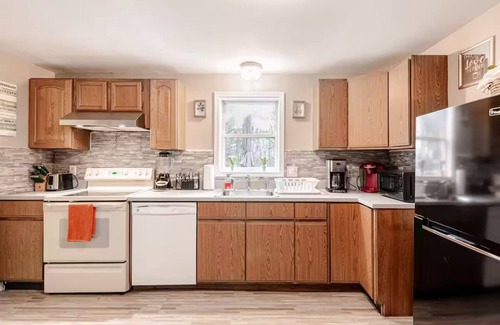 Cresco House | A Quiet,peaceful retreat in the woods, yet close to top attractions and shopping