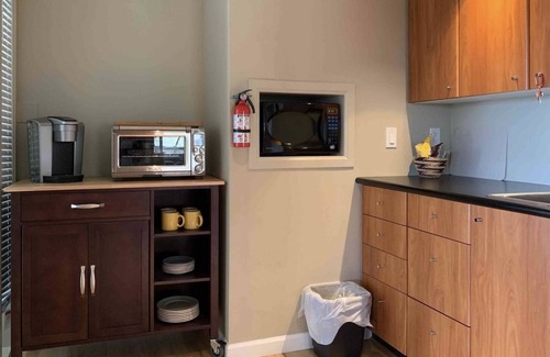 Victoria House | A quiet, private suite overlooking a quaint lake