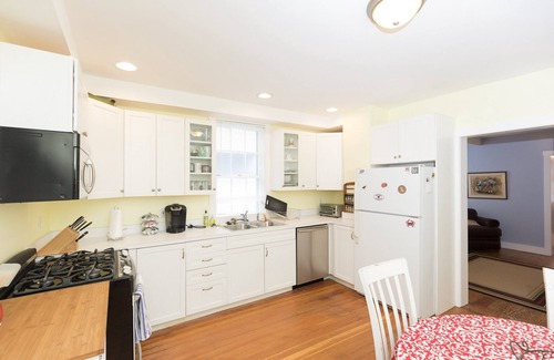 Historic District House | A Quiet Retreat just steps from Naval Academy and all the Downtown Fun!