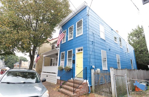 Historic District House | A Quiet Retreat just steps from Naval Academy and all the Downtown Fun!