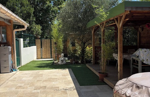 Serviers-et-Labaume House | A quiet spot 5 minutes from Uzes with jacuzzi, swimming pool, hiking, cycling .