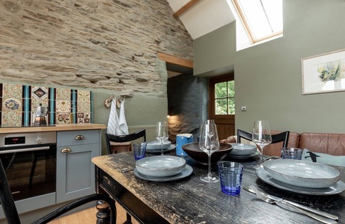 Cardigan House | A quirky converted barn.