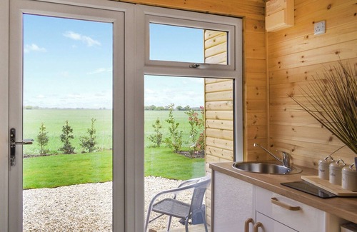 Goole Cottage | A quirky pod with one double and shower room.