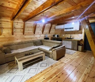 Vusanje House | A&R cottage