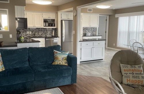 Duck Condo | A RAY OF SUNSHINE - OBX CONDO - OCEANVIEW - 2 MIN WALK TO BEACH