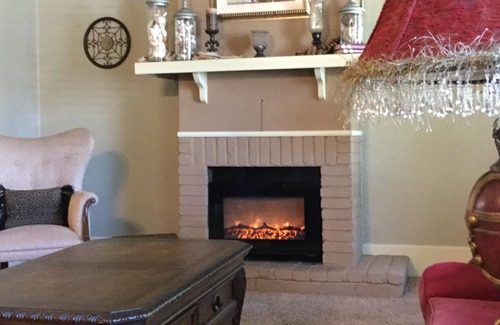 Sulphur House | A Real Charmer 3 bed 2 bath close to the Chickasaw National Recreation Area