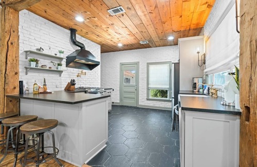 Brookview House | A REAL Fixer Upper - Giraffe House