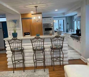 Washington Square West Apartment | A Regal Retreat- Exclusive Parking, Prime Location