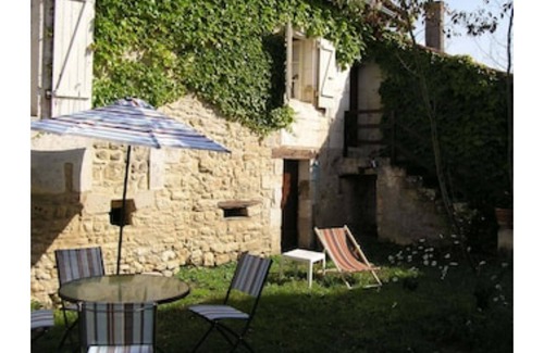 Champagne-et-Fontaine House | A rejuvenating stay in a quiet, rustically charming gîte