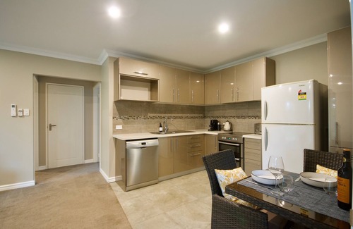 Collie House | A relaxed luxury apartment set among the gum trees
