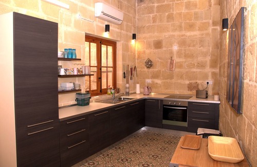 Madliena House | A remarkable 500 years old house of character.