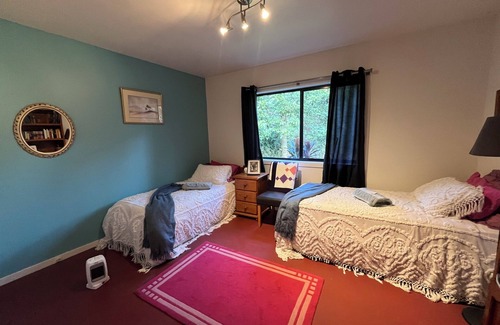Tapitallee Bed & Breakfast | A restful bushland home set on five acres, great for local sight seeing.
