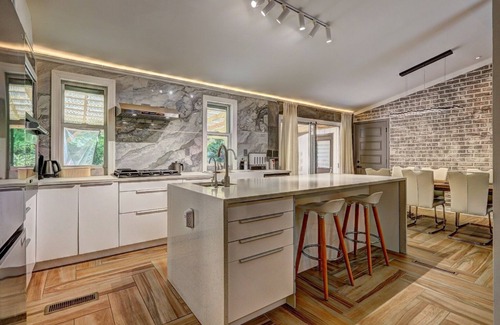 Atlanta House | A Retreat Home of 4-bedrooms Conviniently Located in the Heart of Atlanta