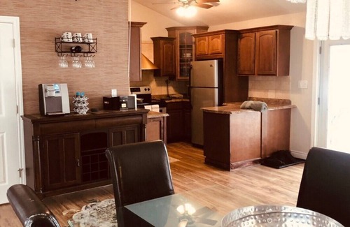 Campbellford Cottage | A Reunion Retreat