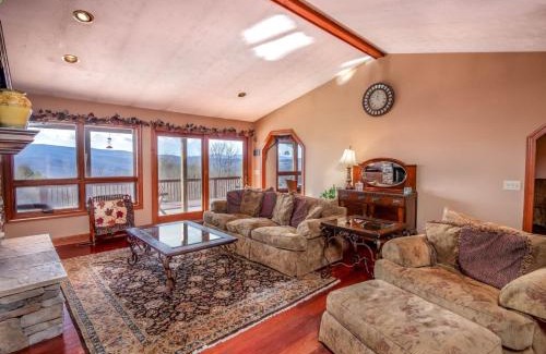 Vilas House | A Ridge Retreat