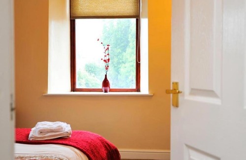 Staveley House | A River Runs By