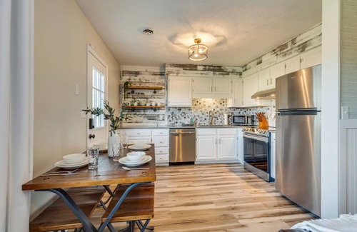 Elizabethton Condo | "A River Runs Near It" beautifully updated townhouse in Elizabethton, Tennessee