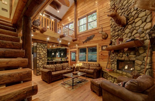 Helen Cabin | A River Runs Thru It - Elegant Riverfront Cabin on the Chattahoochee River