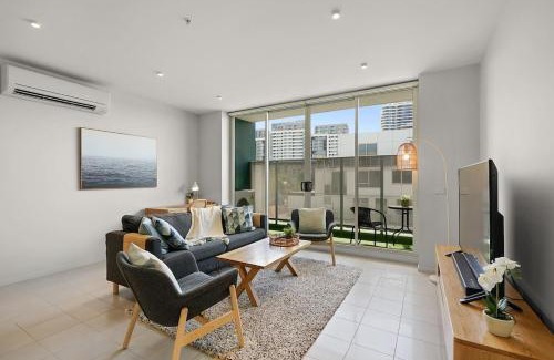 Footscray Apartment | A River-side 2bdm Footscray Oasis + Parking