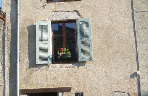 Bellac House | A riverside house in Bellac by a park with lovely views of the medieval town.