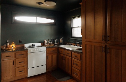 Sulphur Springs Apartment | A Romantic Escape - A Treat For Shawshank Prison Fans!