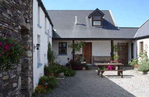 Caherdaniel Apartment | A romantic hideaway for two in a stunning seaside location near Caherdaniel