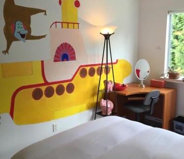 Delta Bed & Breakfast | A Room at the Camelia Bed and Breakfast