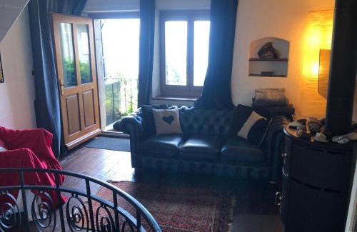 Yvoire House | A Room with a View - Maisonnette dans bourg médiéval au bord du Lac Léman