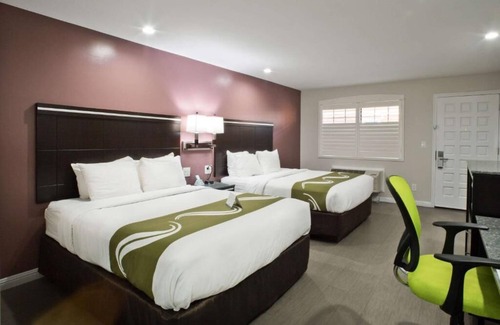 Hayward House | A room with great value in Hayward