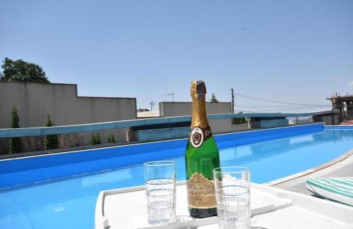 Nork-Marash Villa | A Royal Luxury Villa In Center With Two Swimming Pools, Sauna and Jacuzzi.