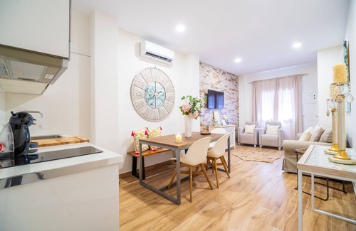 Cruz de Humilladero Apartment | A&S Apartments Malaga-Free Parking and Wifi-a 500 Feria Malaga