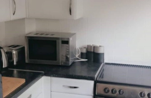 Wolverhampton Apartment | A&S properties (no guest fees) near city centrenn