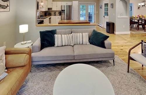 Camp Ellis House | A Sancutary Near Beaches. Bikes & Amenities, Easy to Portland