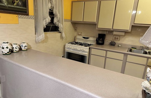 Guaniquilla Apartment | A second story house at less than 5 min walking from beach