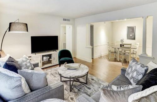 Uptown Apartment | A September Stay A Little Extra Galleria Mall