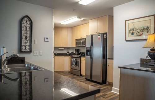 Biloxi Condo | A Shore Thing at Sea Breeze - 2be/2ba amazing views condo with private balcony!