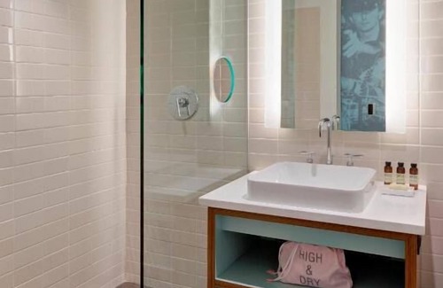 West Fens Hotel | A short drive from Old State House! 2 Family-friendly Units w/Balcony! Parking!