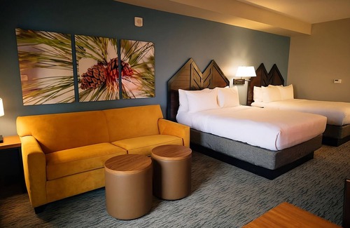 Tannersville Hotel | A Short Drive from Mountain View Park! 2 Queen Suites w/Mountain Views!