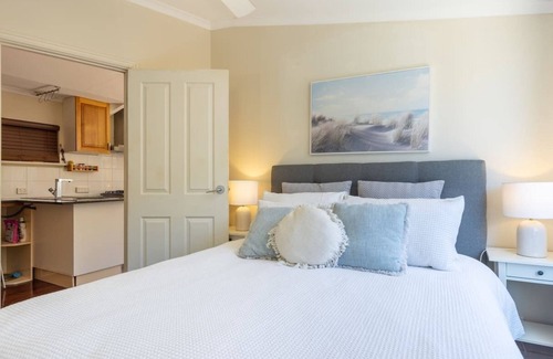 Kallaroo House | A short trip to the beach - Self Contained