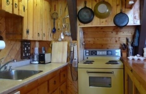 Darnley Cottage | A short walk to one of the world's best beaches, sleeps 8