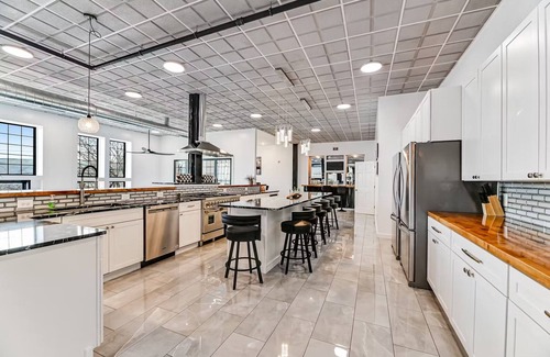 Cameron House | A showpiece, modern, lake-view marvel w/Hot Tub, Chef's Kitchen