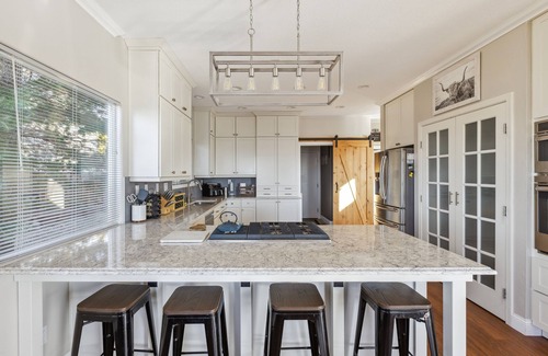 Sparks House | A Slice Of Heaven: Scenic Getaway With Hot Tub 3 Bedroom Home by RedAwning