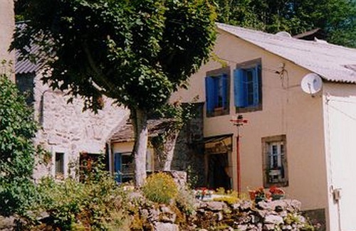 Cambon-et-Salvergues Apartment | A small apartment with 2 bedrooms in the Espinouse mountain