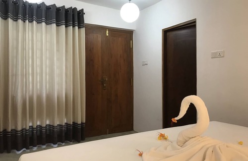Midigama Cabin | A small cabin near the Midigama beach will all the luxuries you need