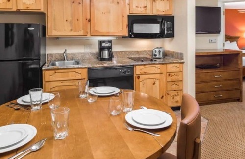Northeast Santa Fe Resort | A Southwestern Retreat in the Heart of Santa Fe - Villas De Santa Fe- 2 Bd.