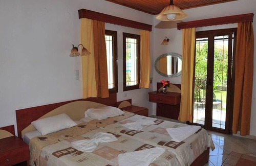 Anaxos Apartment | A spacious and bright studio with balcony