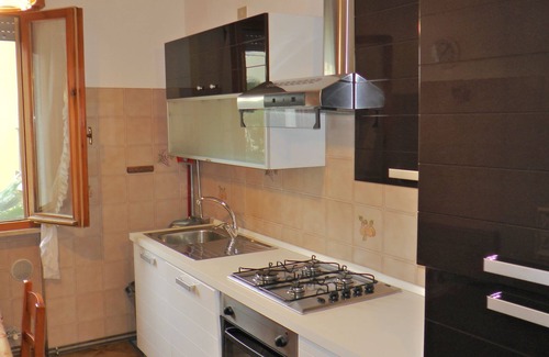 Grado Apartment | A spacious apartment with covered car parking 100m from the beach