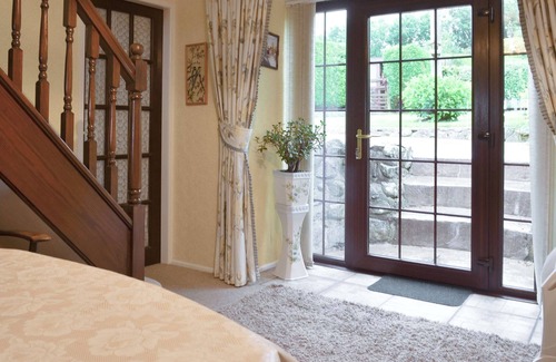 Dinas Cottage | A spacious farmhouse with far reaching sea views set in peaceful surroundings.