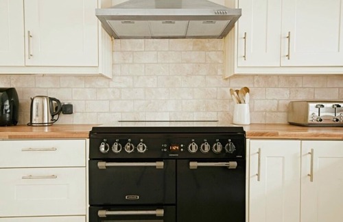 New Forest District House | A spacious, luxury holiday home on the edge of the New Forest and the beach.